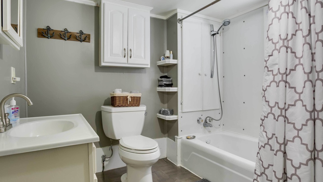 Photo of Bathroom in Golden Meadow