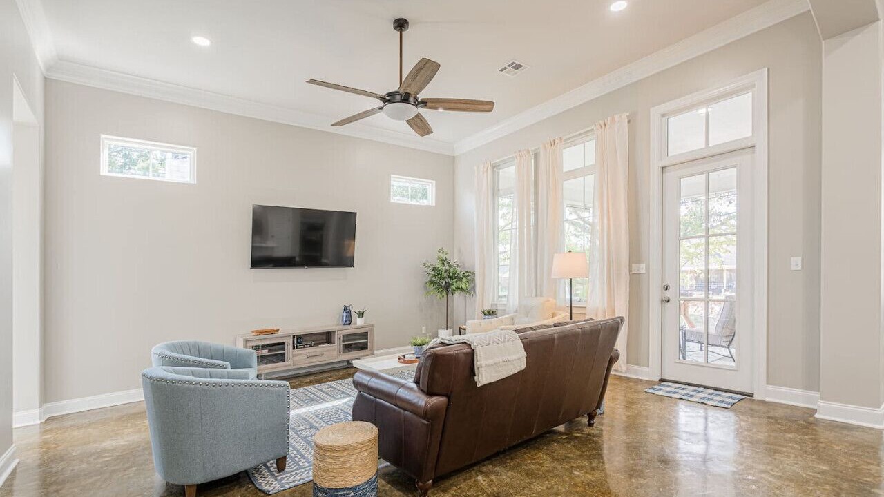 Photo of Livingroom in Lafayette