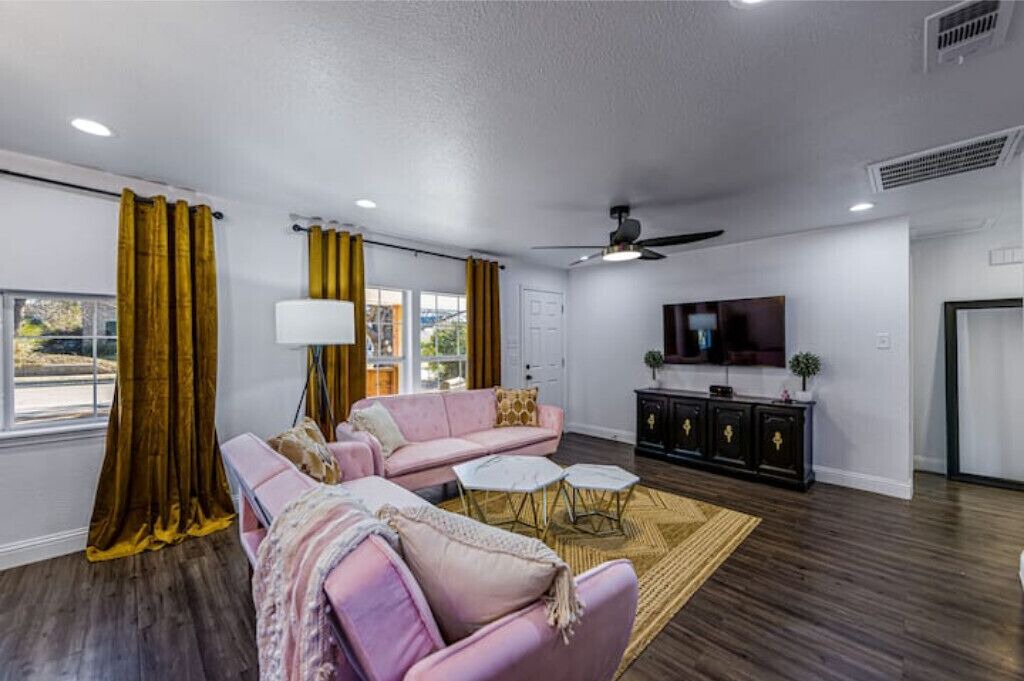 Photo of Livingroom in Fort Worth