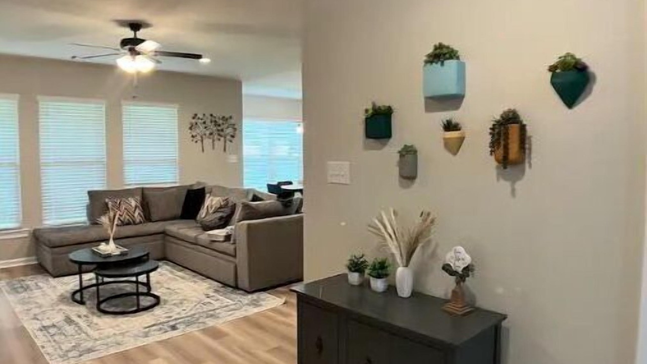 Photo of Livingroom in Milton