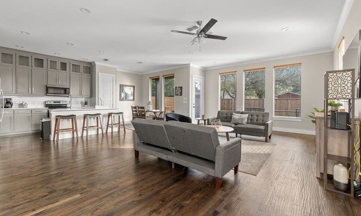 Photo of Livingroom in West Dallas