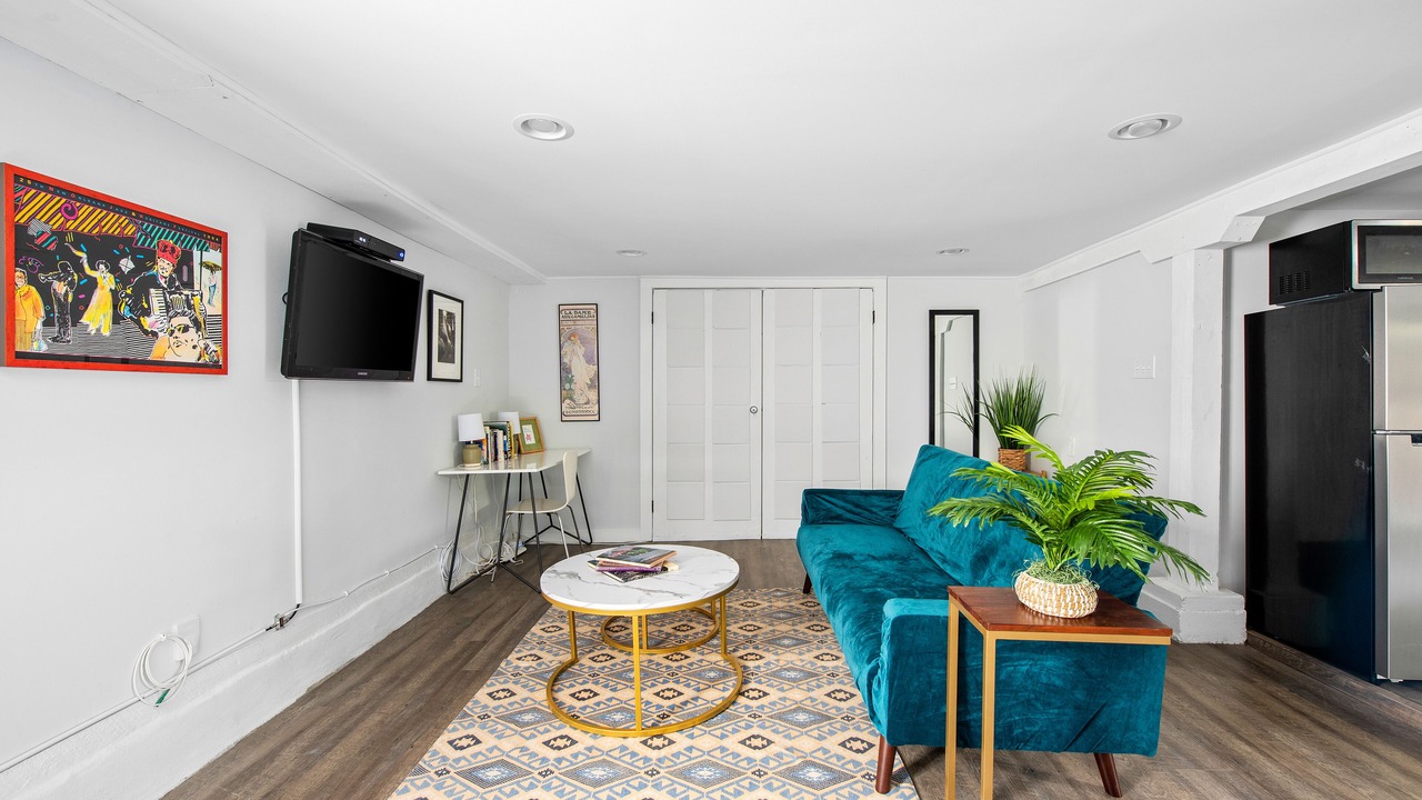 Photo of Livingroom in Central Carrollton Association