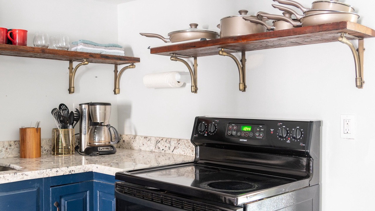 Photo of Kitchen in Central Carrollton Association