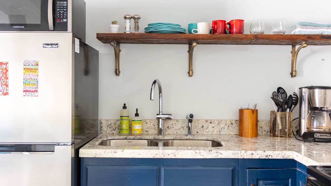 Photo of Kitchen in Central Carrollton Association