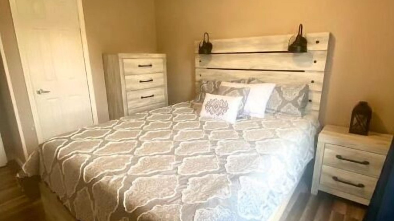 Photo of Bedroom in Sunshine