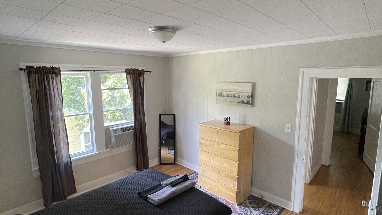 Photo of Bedroom in Highland Historic District