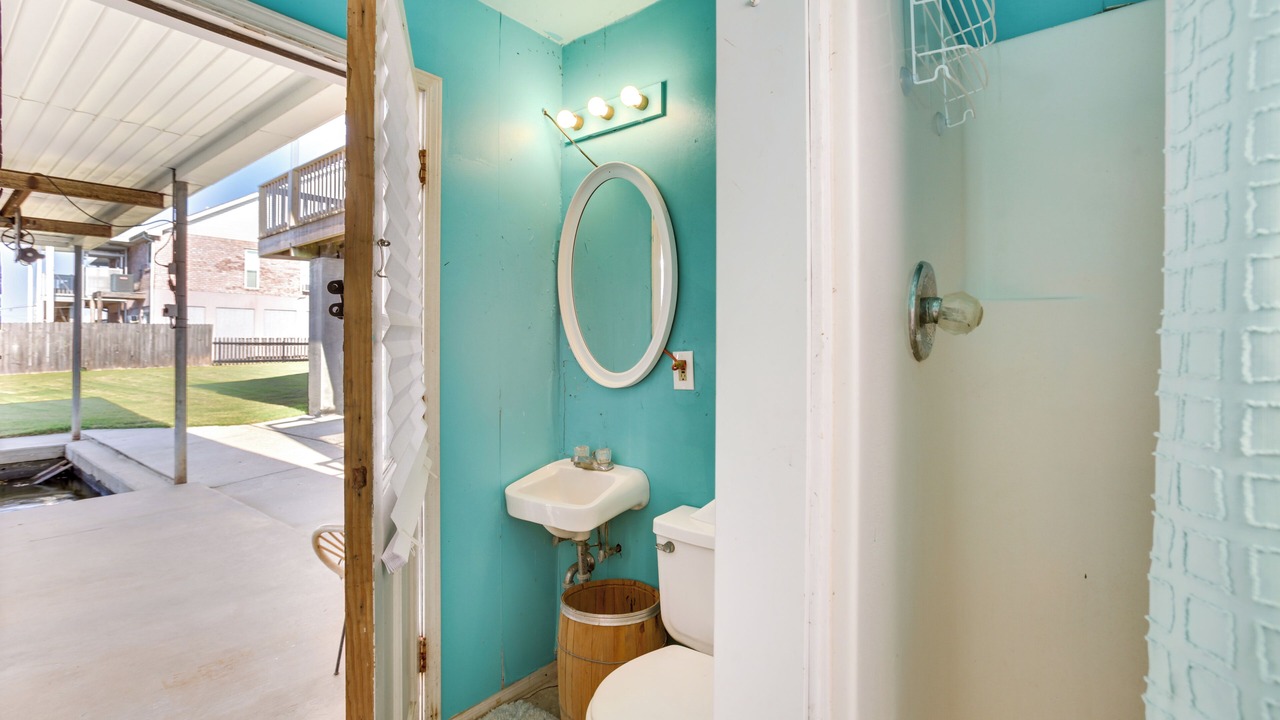 Photo of Bathroom in Barataria