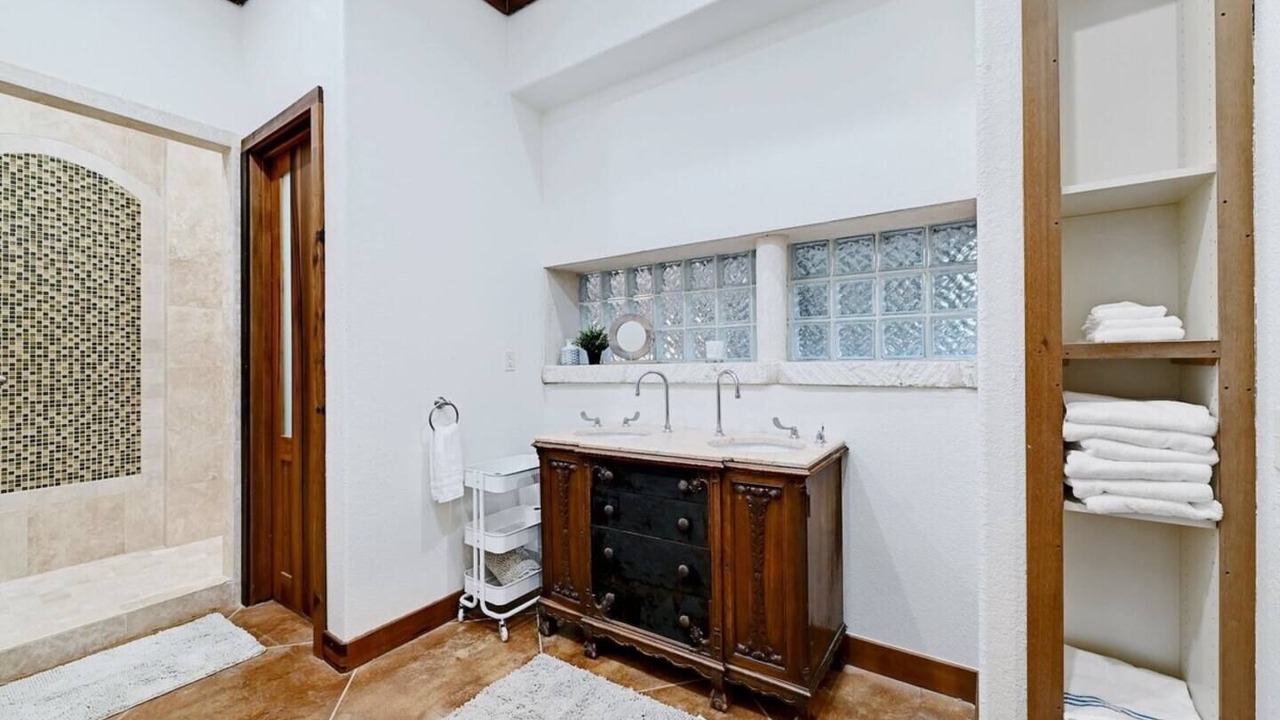 Photo of Bathroom in Circle J Ranch Lakeside