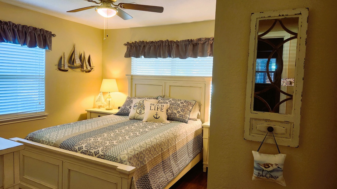 Photo of Bedroom in El Lago