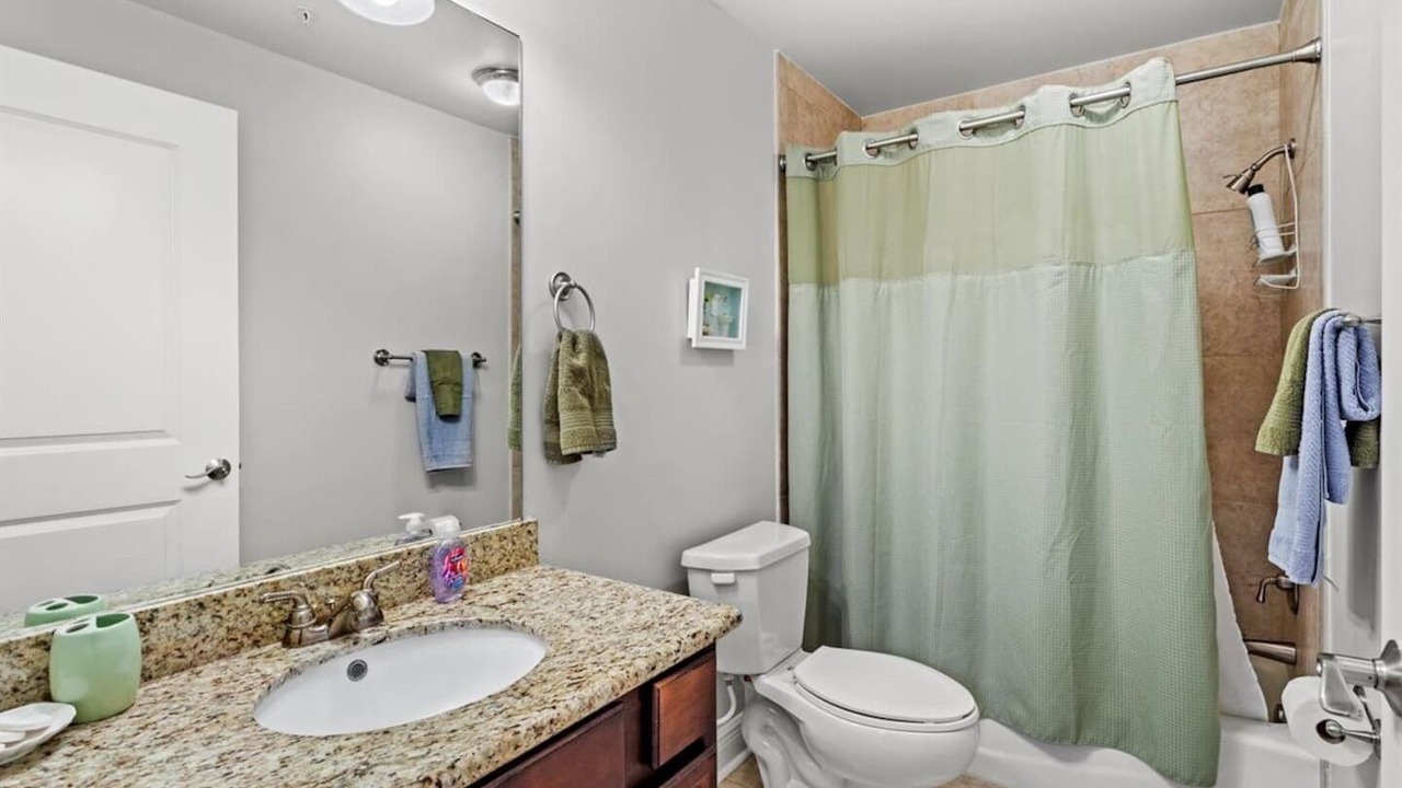 Photo of Bathroom in Henderson Point