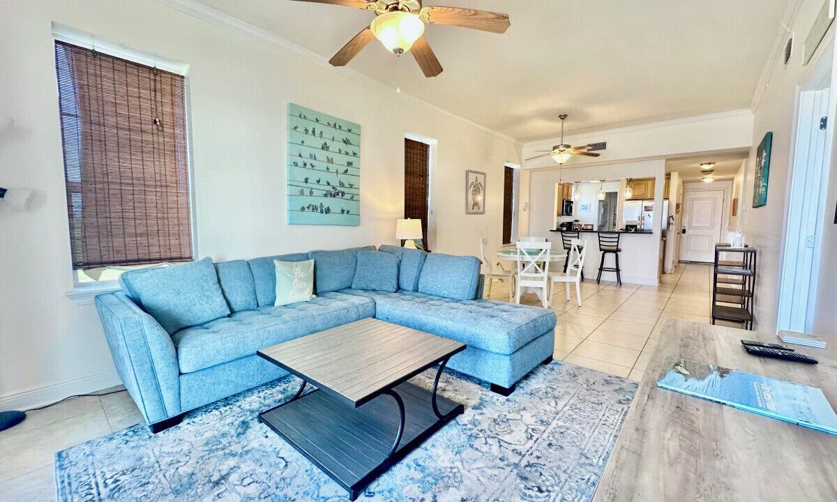 Photo of Livingroom in Henderson Point