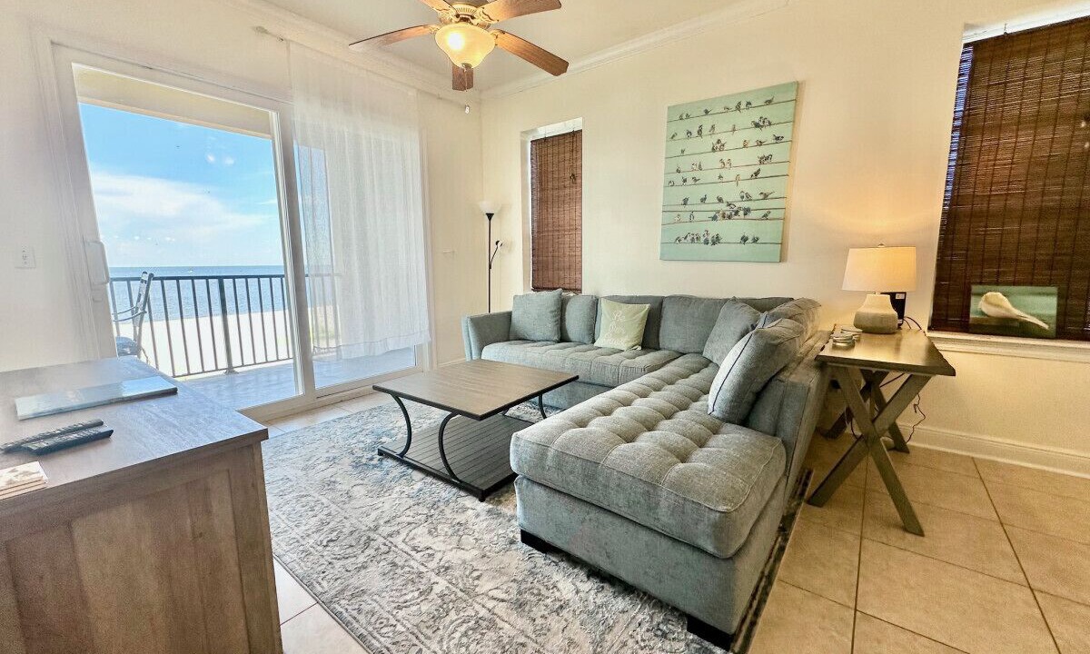 Photo of Livingroom in Henderson Point