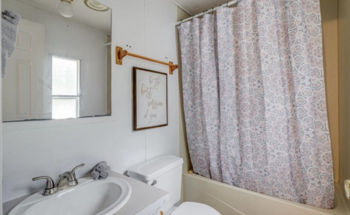 Photo of Bathroom in Claiborne