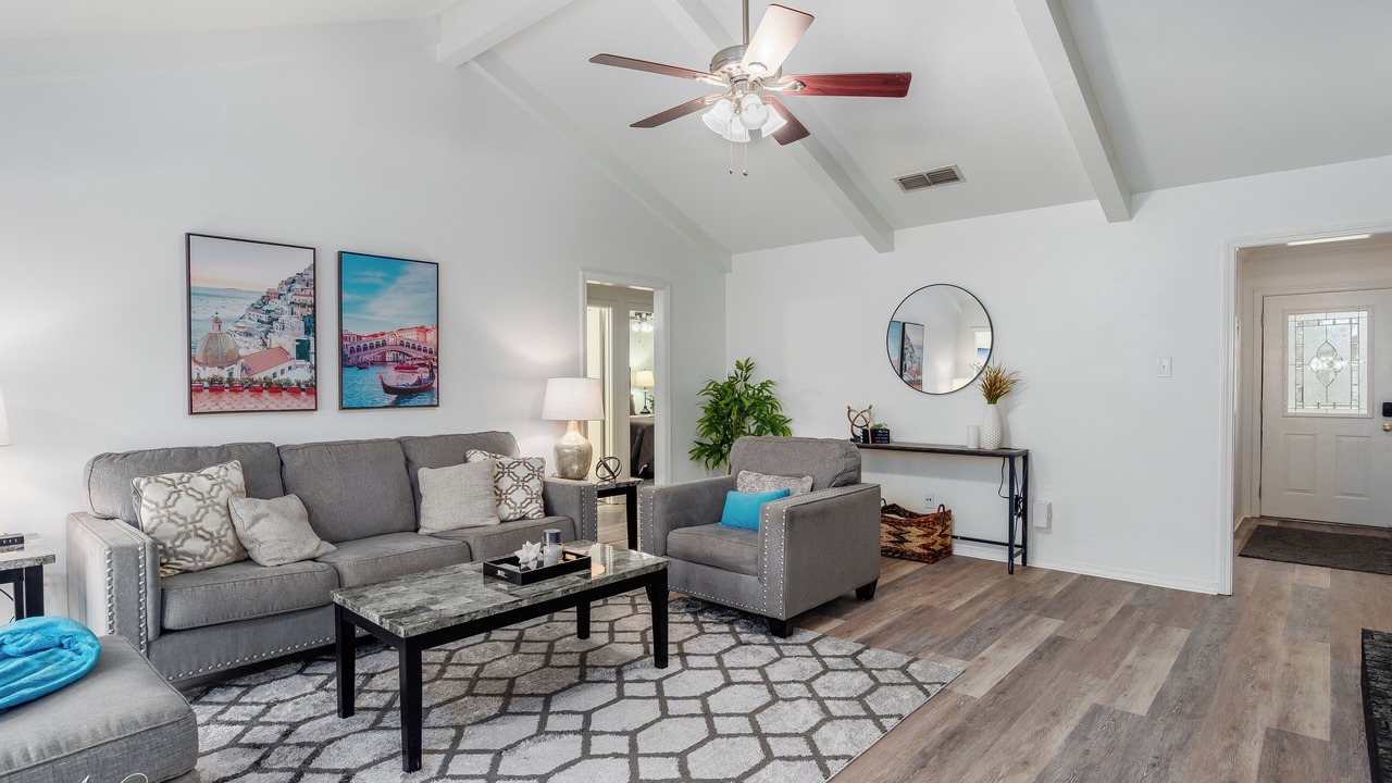 Photo of Livingroom in Springlake