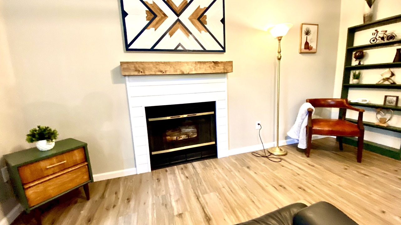 Photo of Livingroom in Pineville