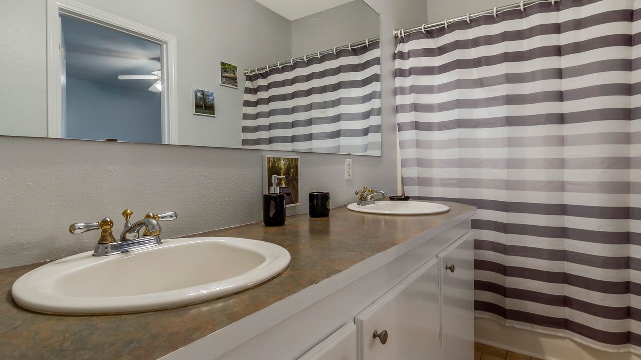 Photo of Bathroom in Butte La Rose