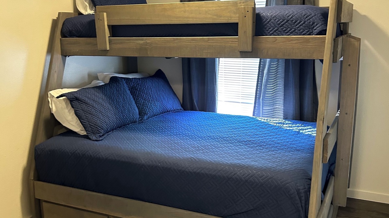 Photo of Bedroom in Leesville