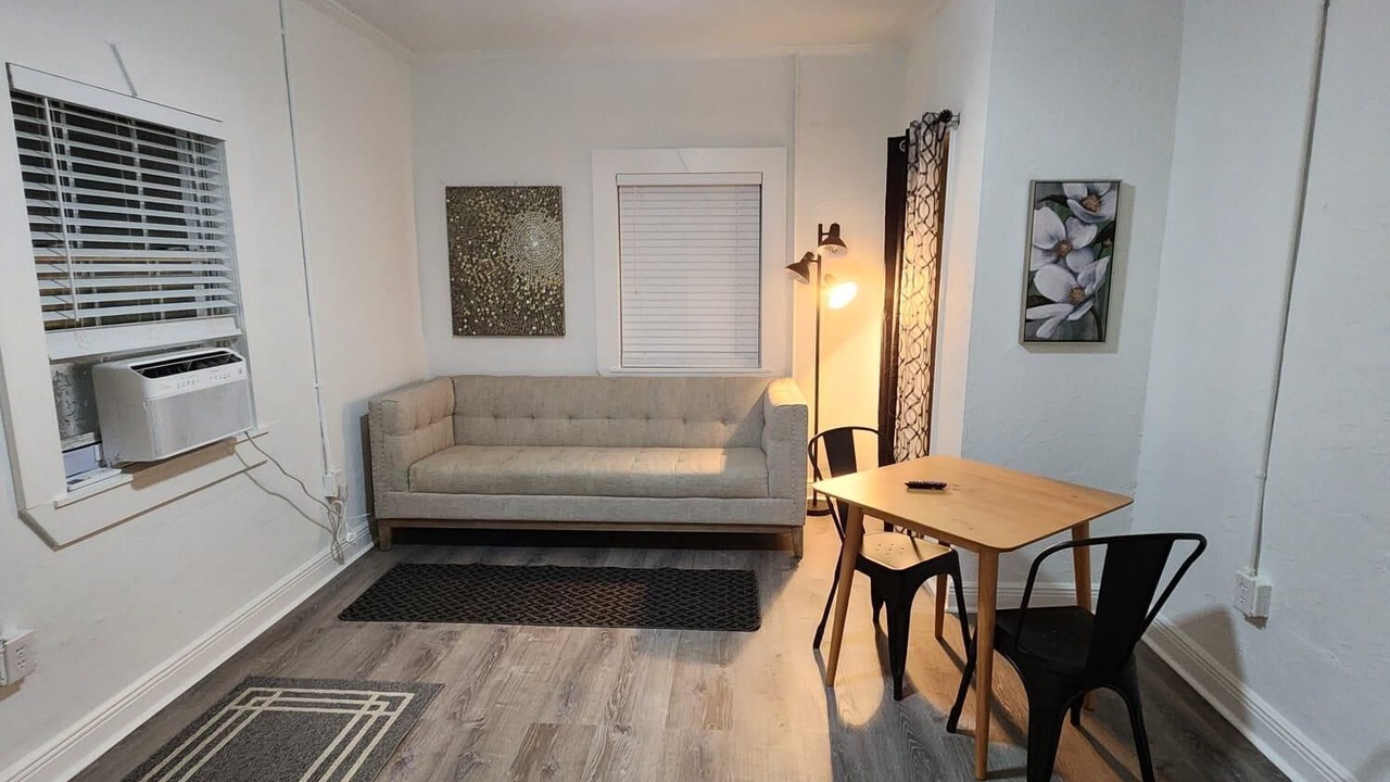 Photo of Livingroom in Carrollton