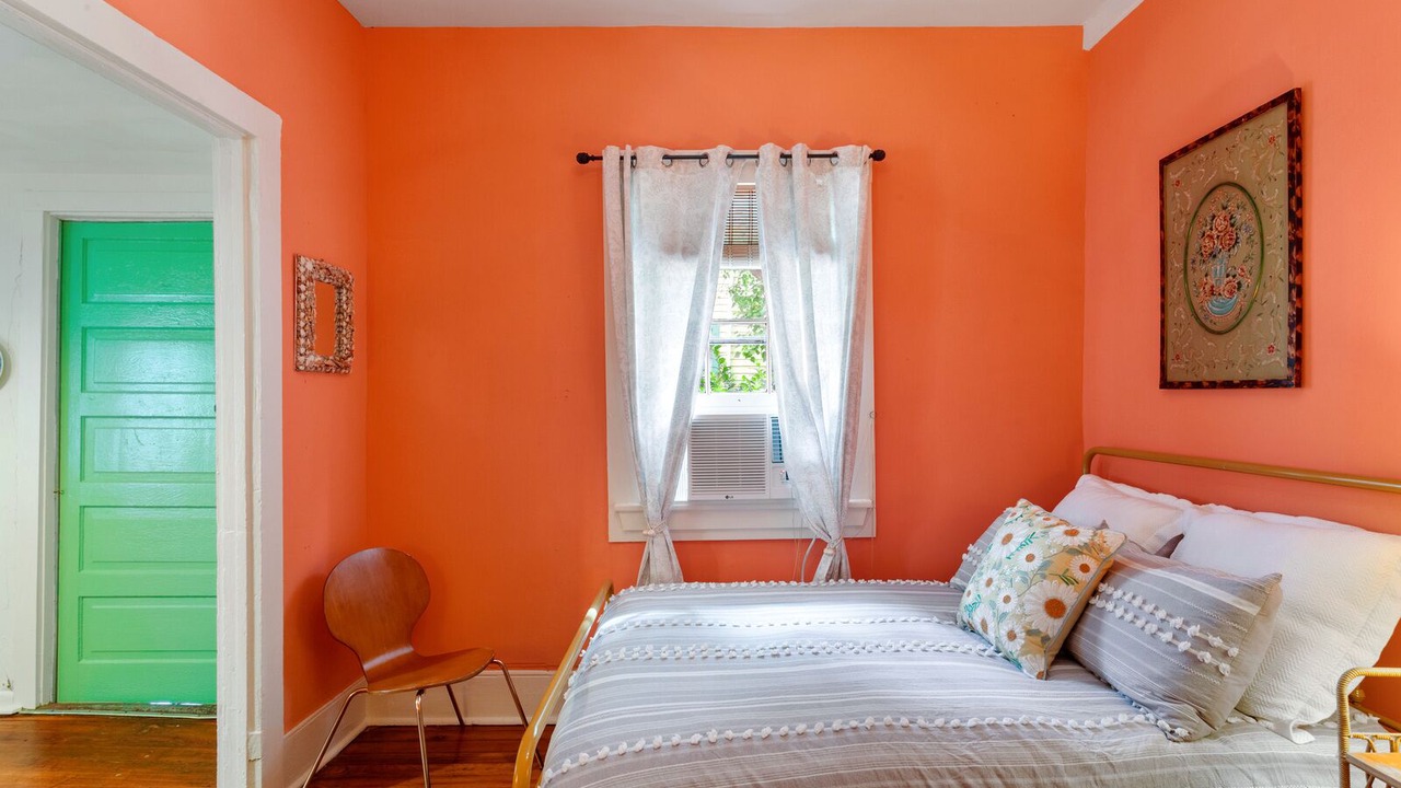 Photo of Bedroom in Algiers Point