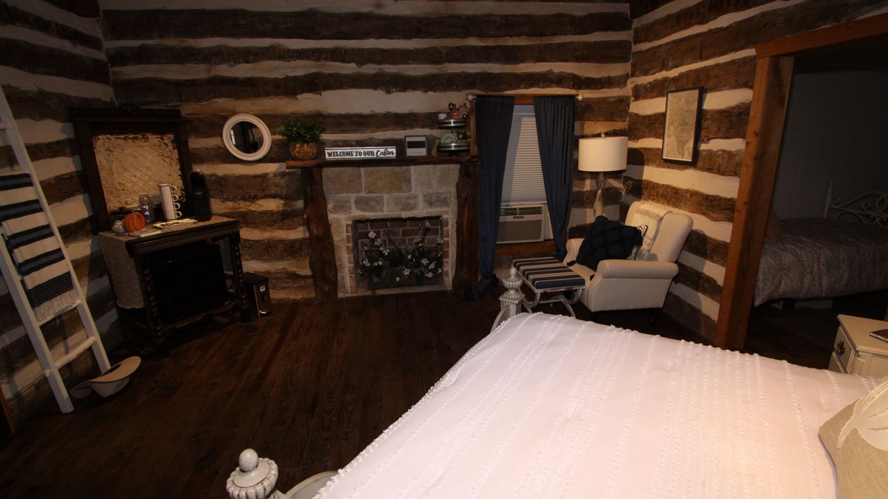 Photo of Bedroom in Glen Rose