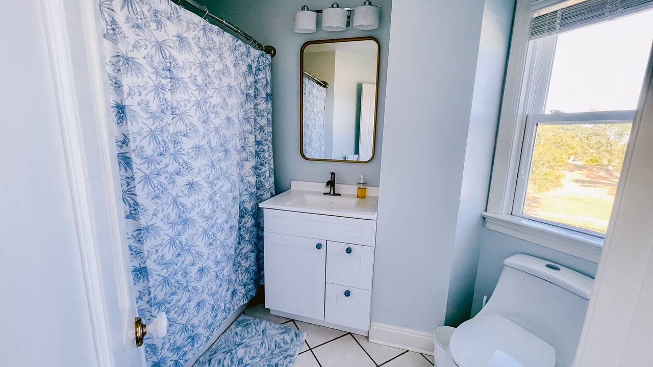 Photo of Bathroom in Ocean Springs