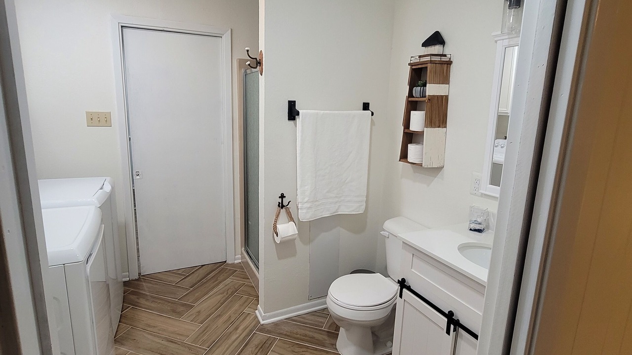 Photo of Bathroom in Lakeview  Jefferson County