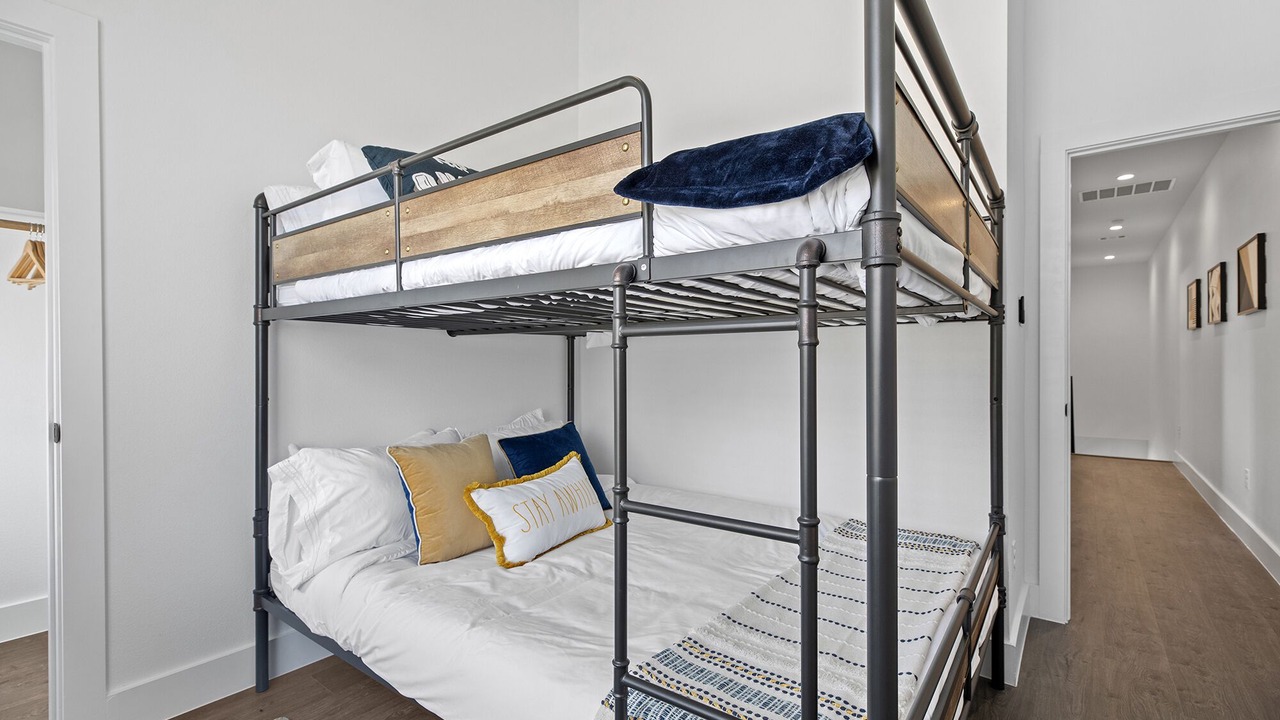 Photo of Bedroom in Highland Lake Estates