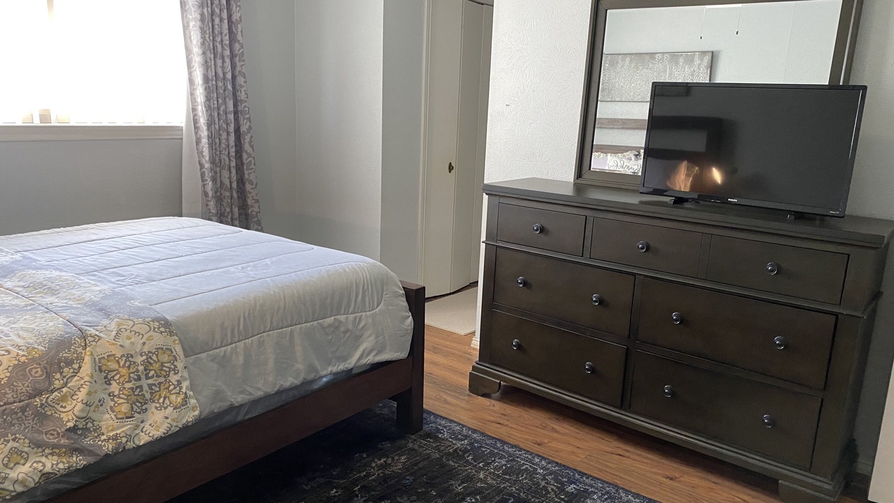 Photo of Bedroom in Garland