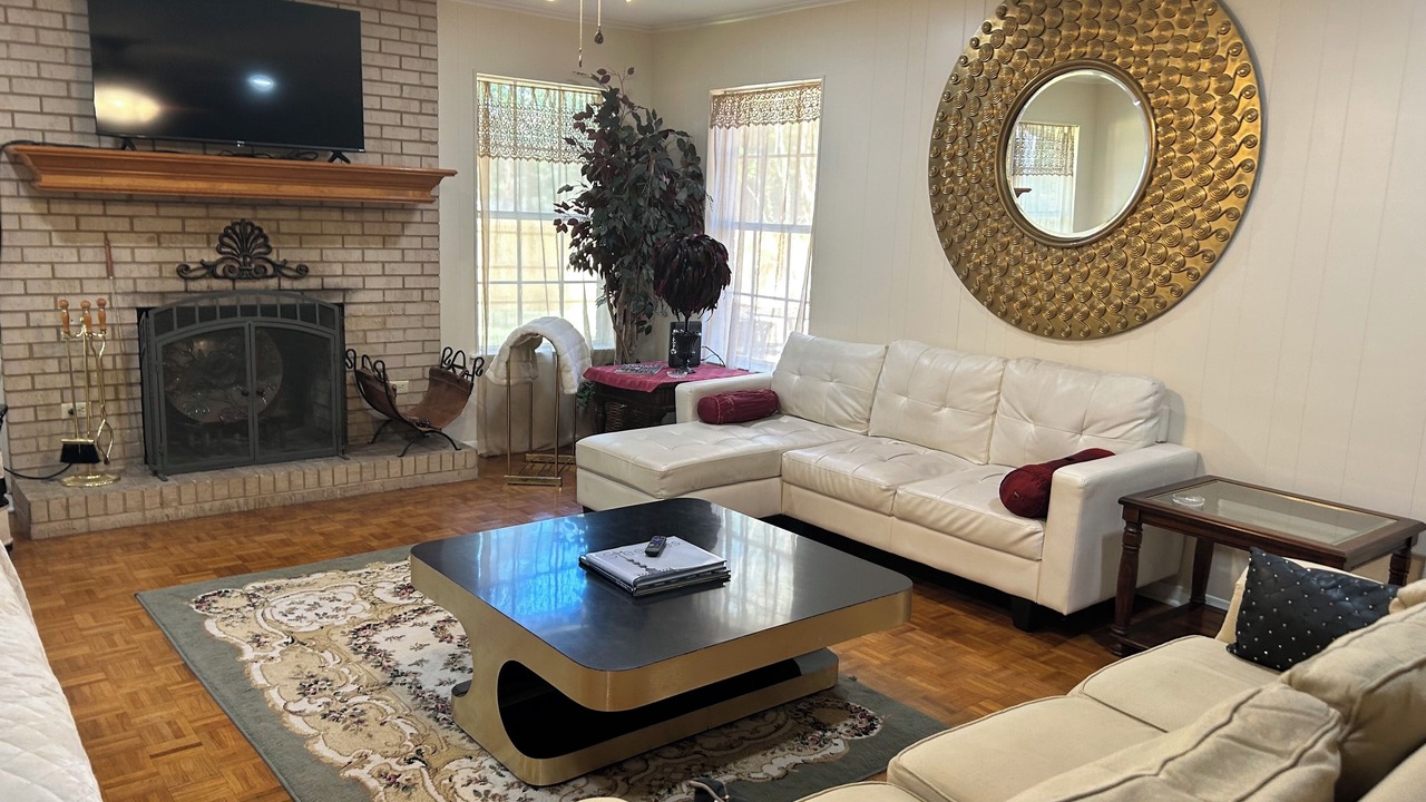 Photo of Livingroom in Tyler