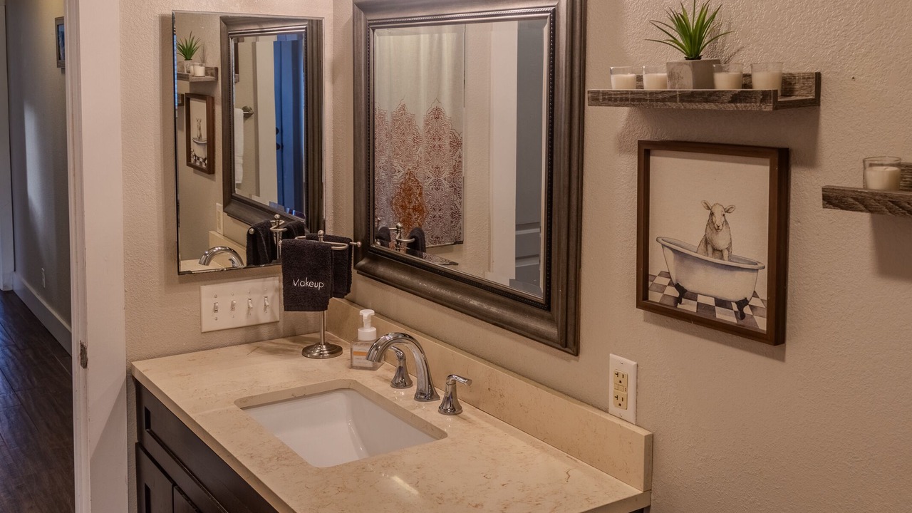 Photo of Bedroom in Cedar Creek