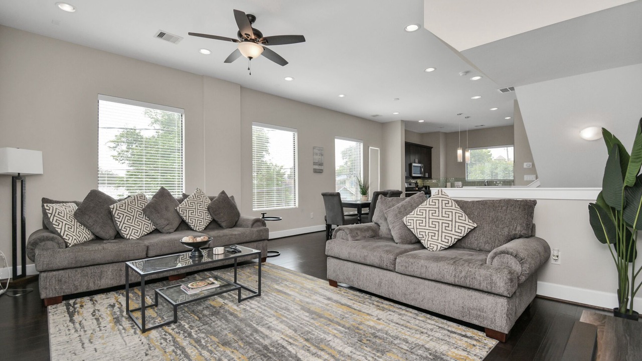 Photo of Livingroom in East Downtown Houston