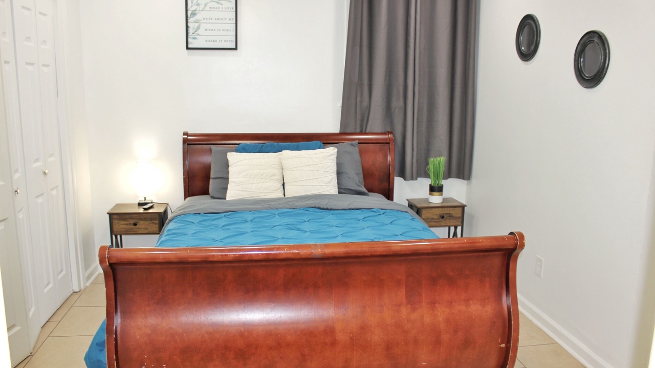 Photo of Bedroom in Sulphur