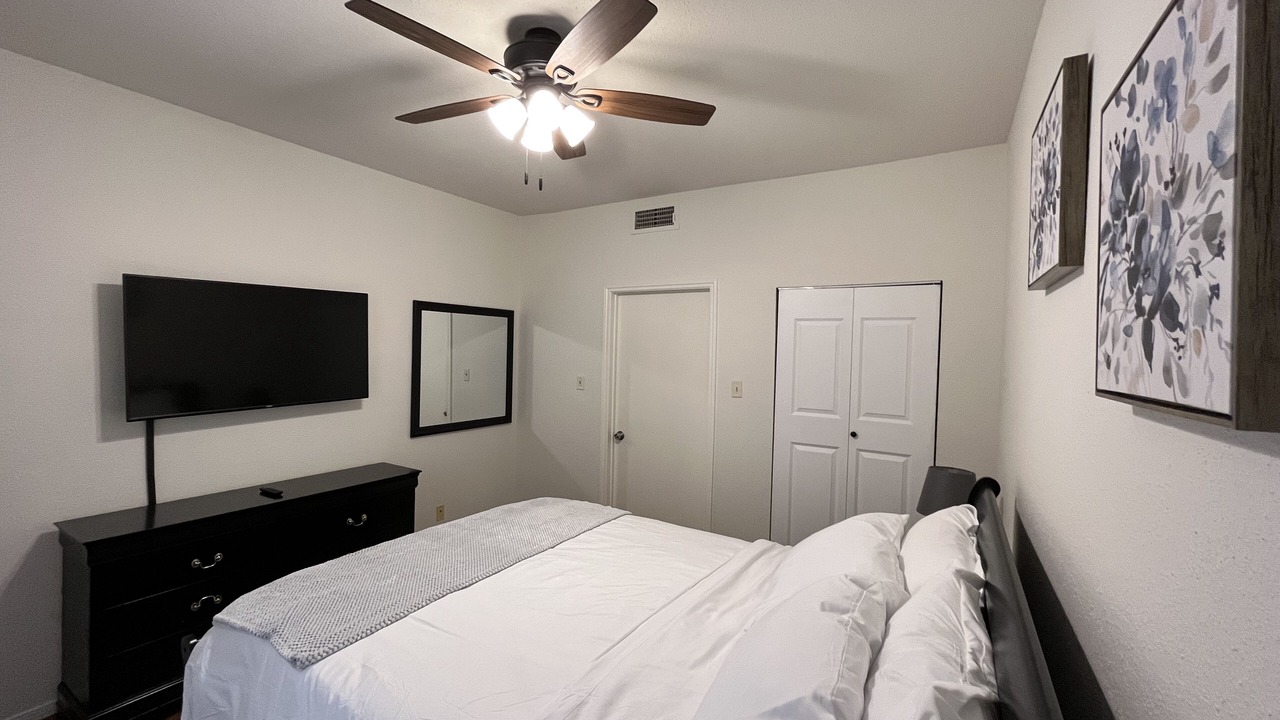 Photo of Bedroom in Astrodome