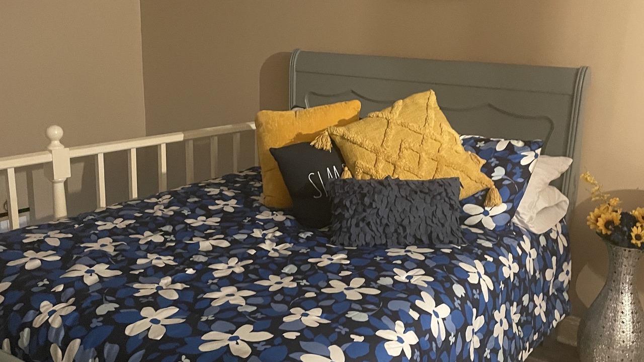 Photo of Bedroom in Little Woods