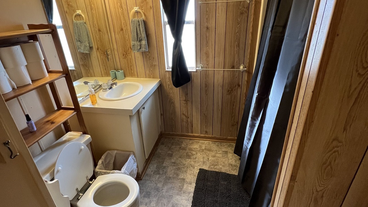 Photo of Bathroom in Theriot