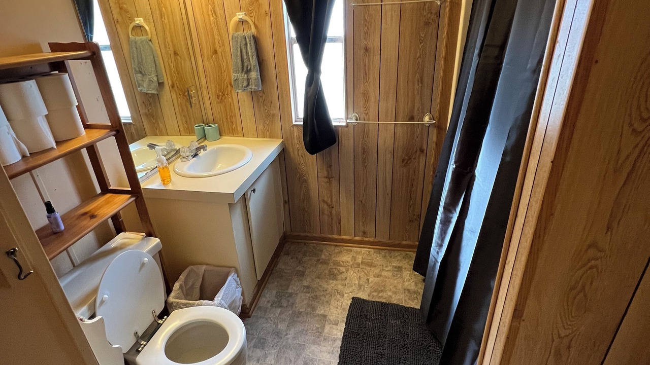 Photo of Bathroom in Theriot
