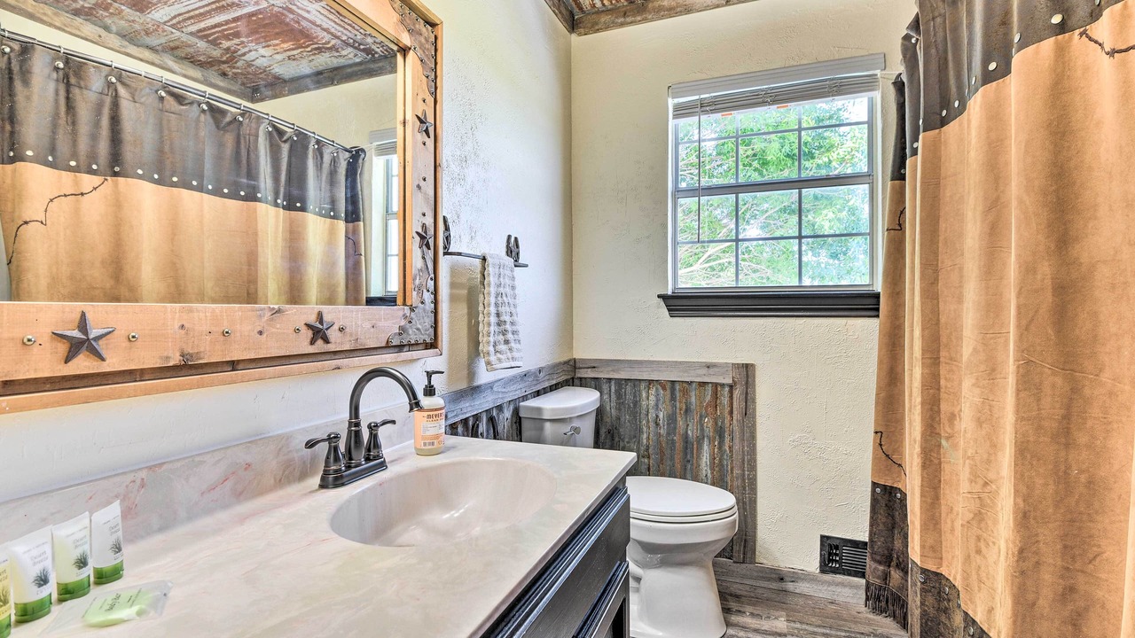 Photo of Bathroom in Sunset