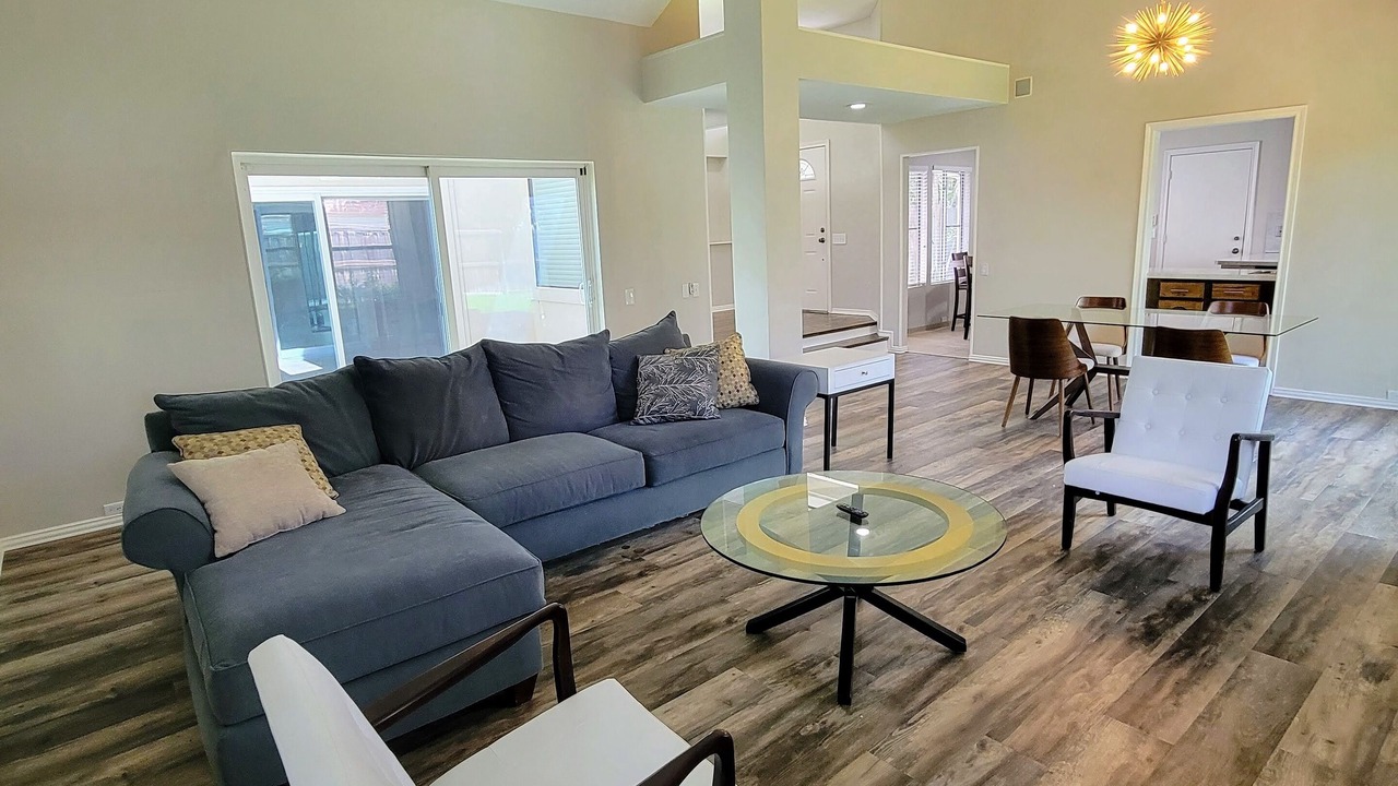Photo of Livingroom in Far North Dallas