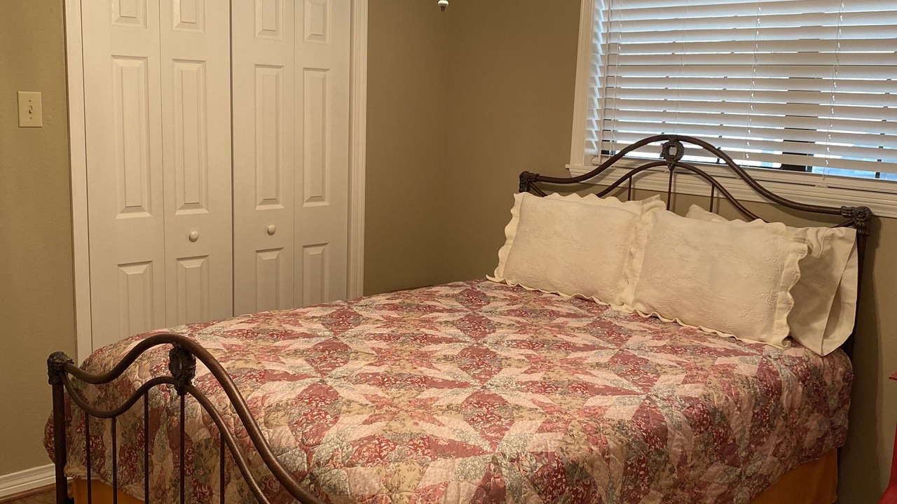 Photo of Bedroom in Farmerville