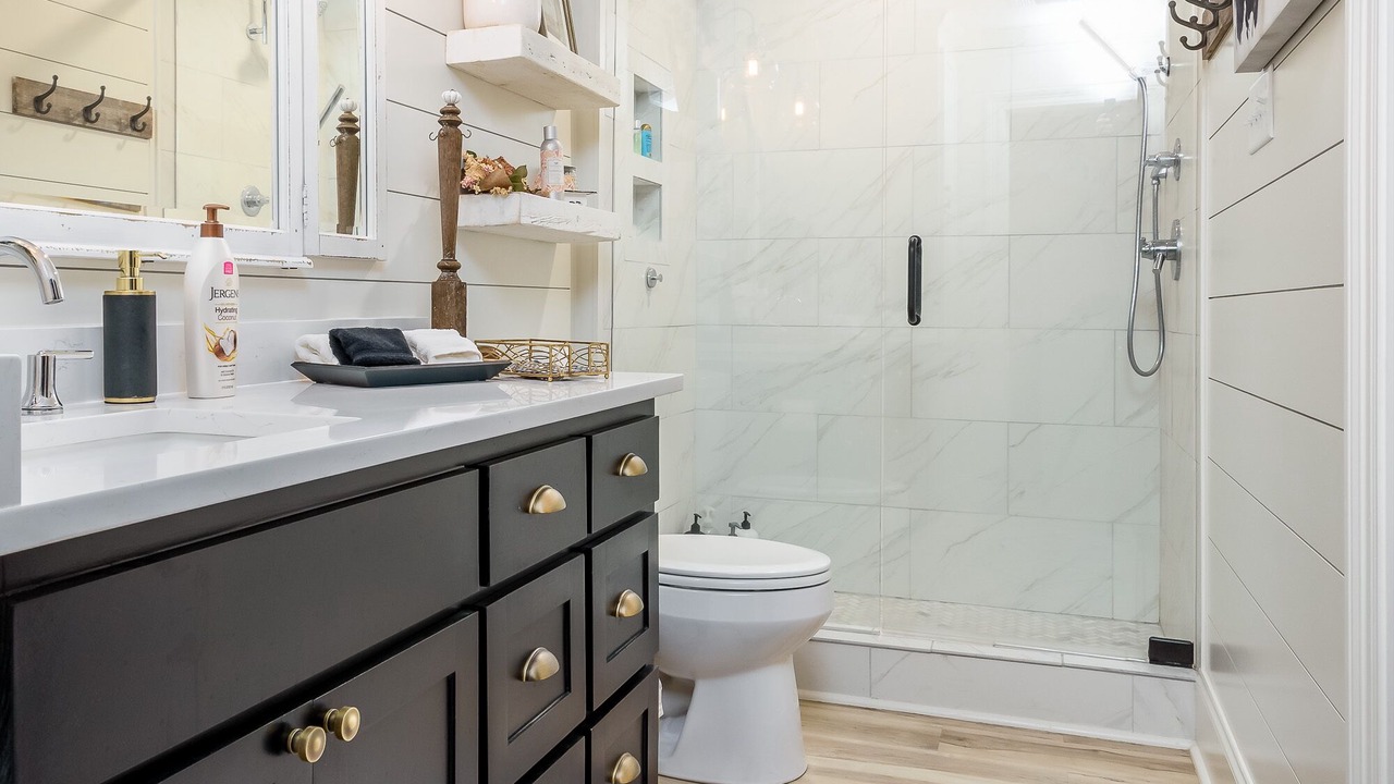 Photo of Bathroom in Jarreau