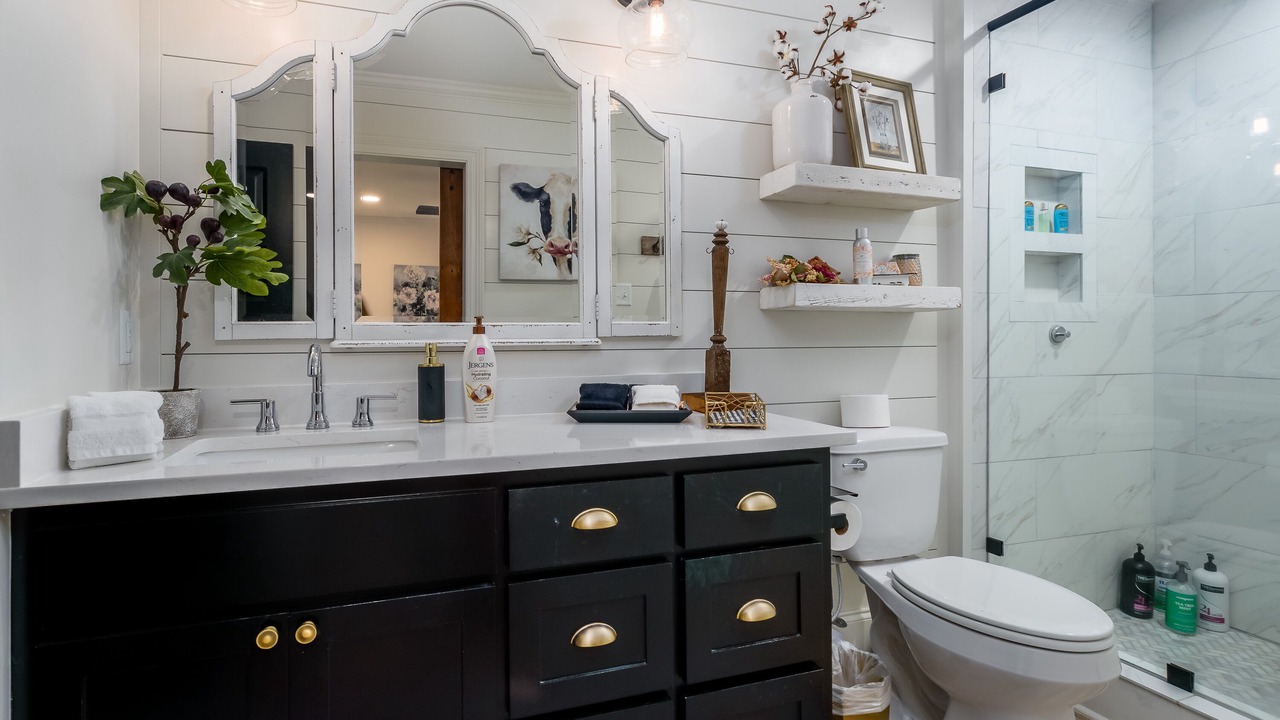 Photo of Bathroom in Jarreau
