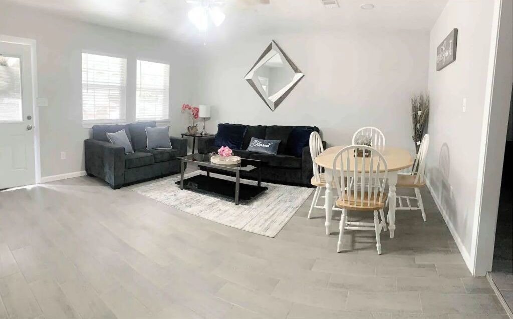 Photo of Livingroom in Orange