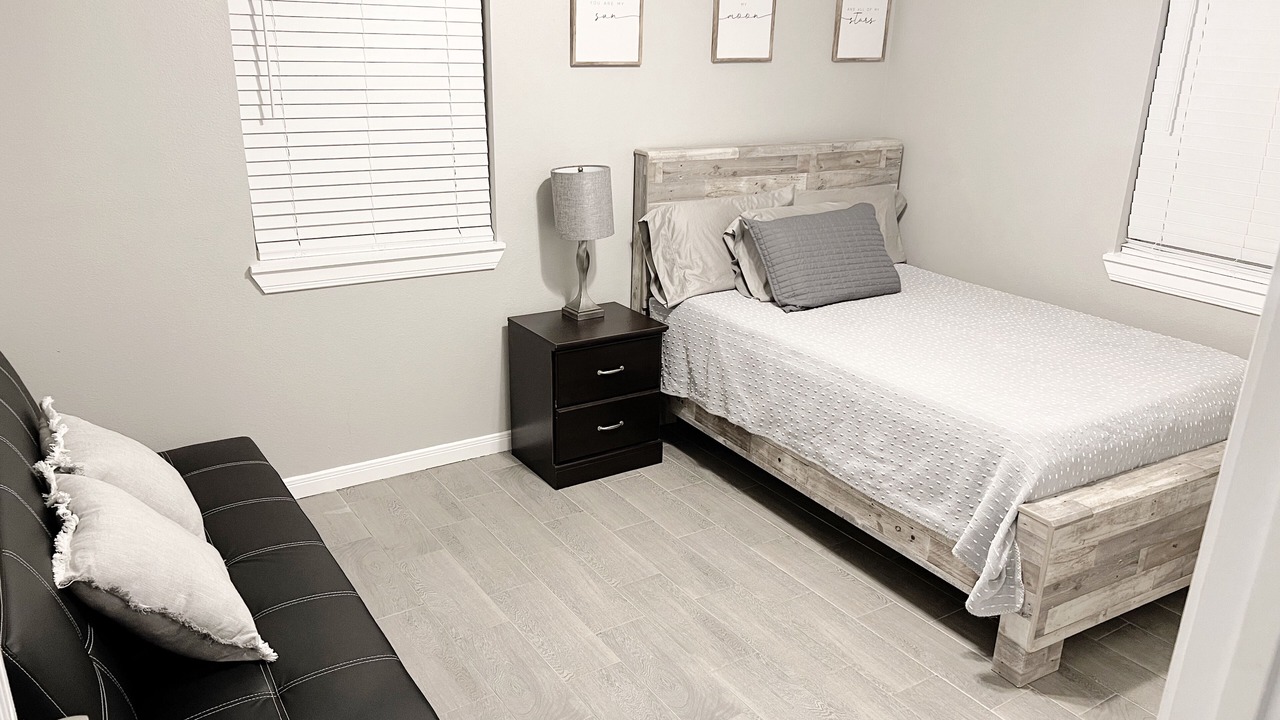 Photo of Bedroom in Orange