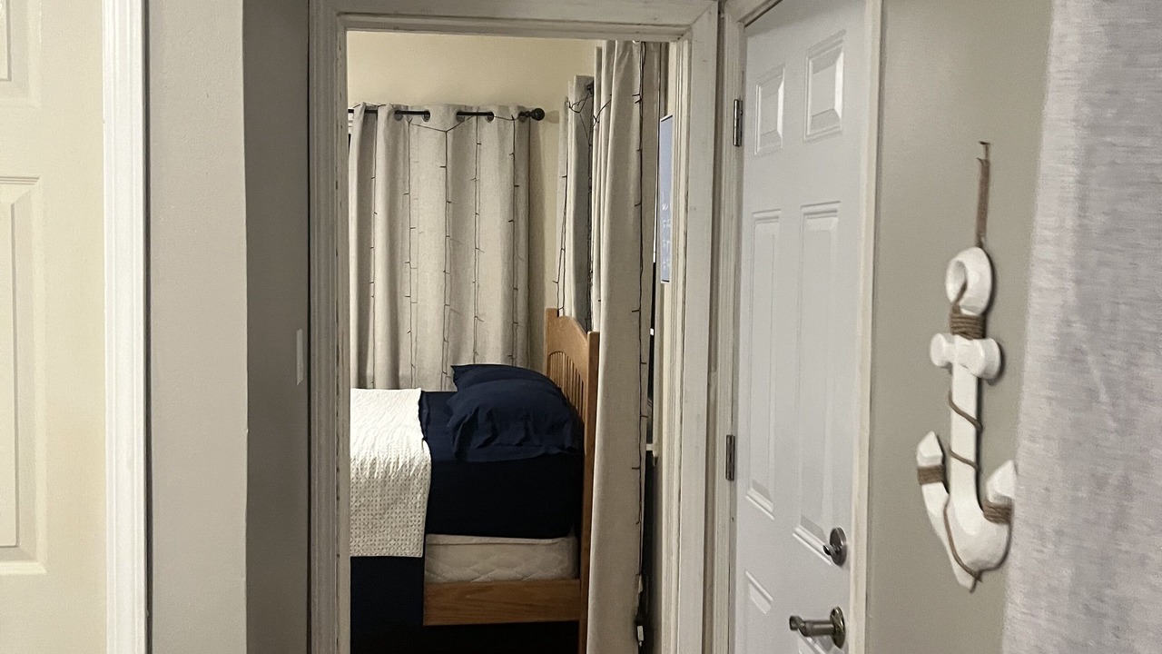 Photo of Bedroom in Algiers Point