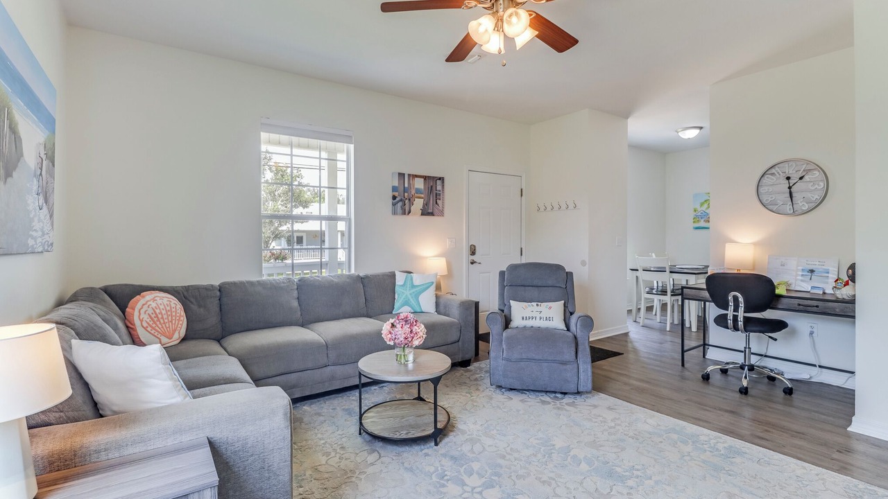 Photo of Livingroom in Long Beach