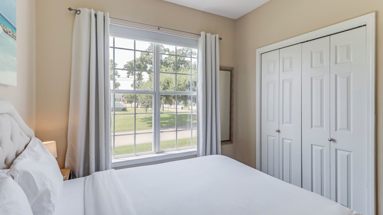 Photo of Bedroom in Long Beach
