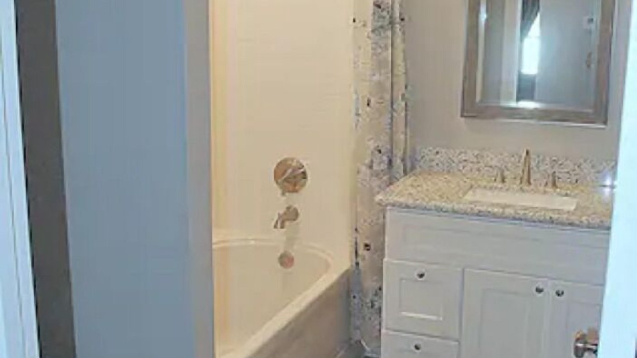 Photo of Bathroom in Jean Lafitte