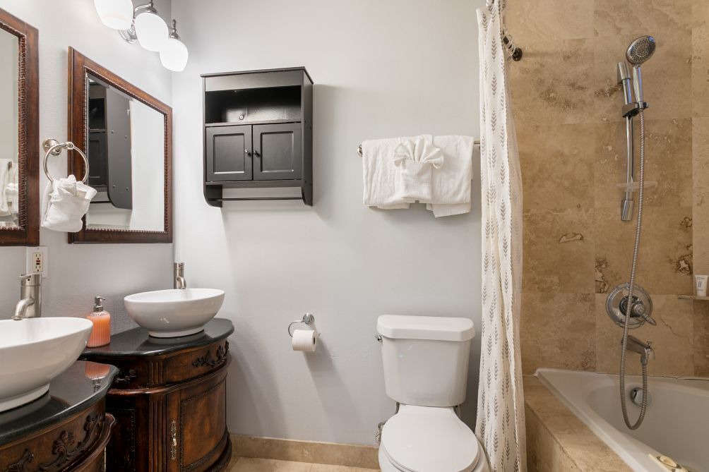 Photo of Bathroom in Faubourg Lafayette