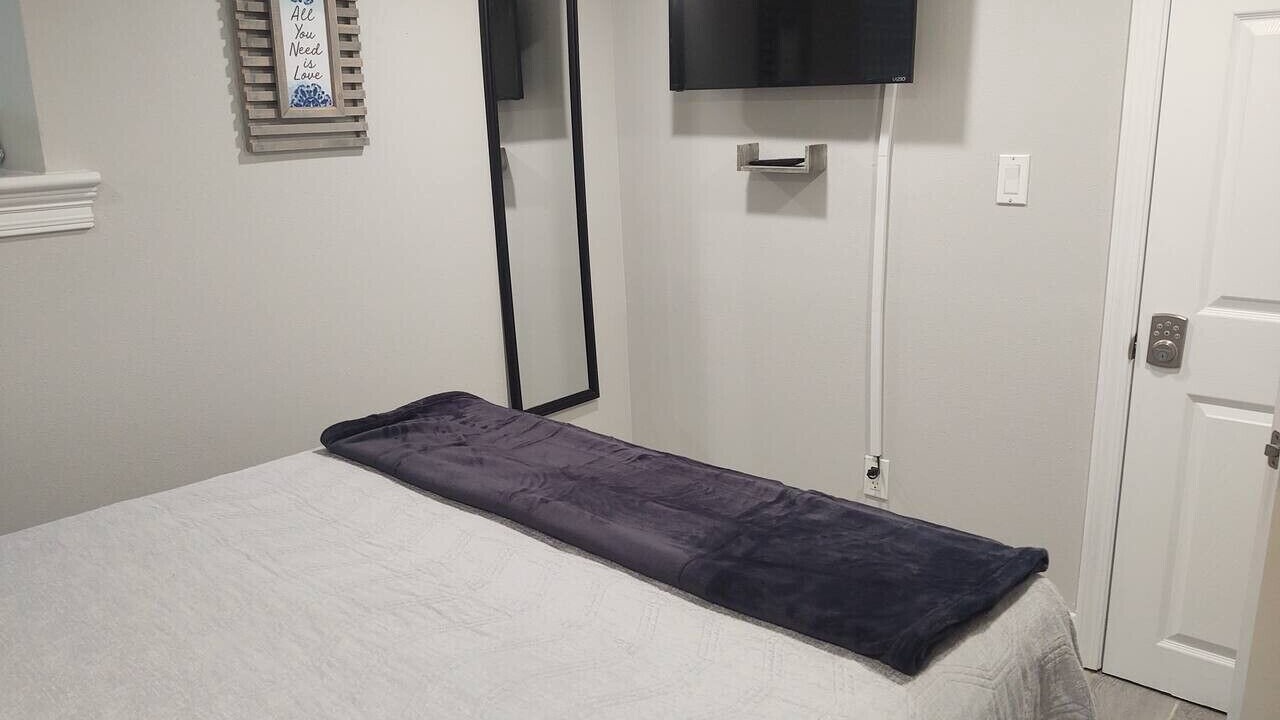 Photo of Bedroom in Holy Cross District