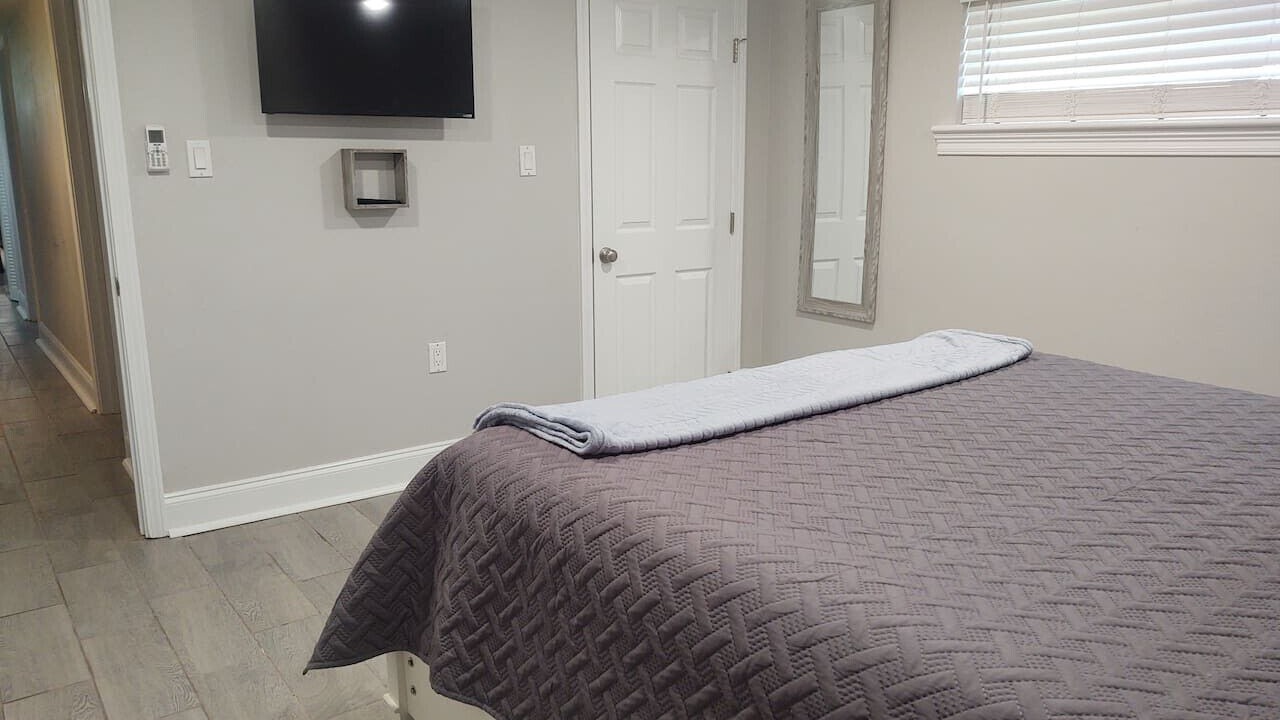 Photo of Bedroom in Holy Cross District